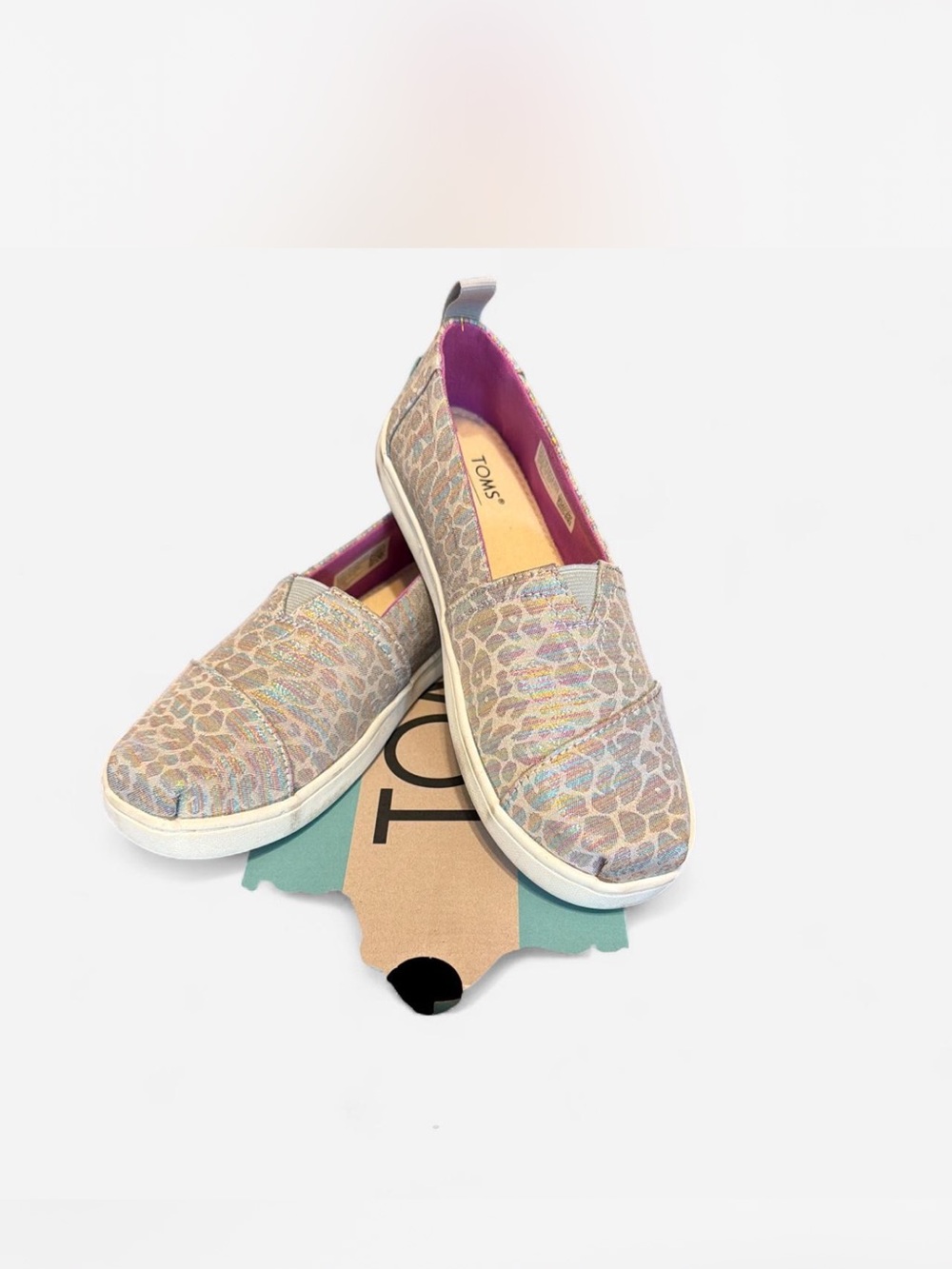 TOMS Youth Size 2.5 Slip on - New